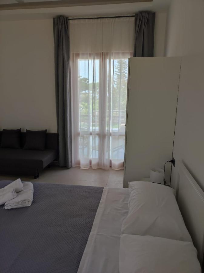 Villa Rita Apartament & Rooms Fontane Bianche Exteriör bild